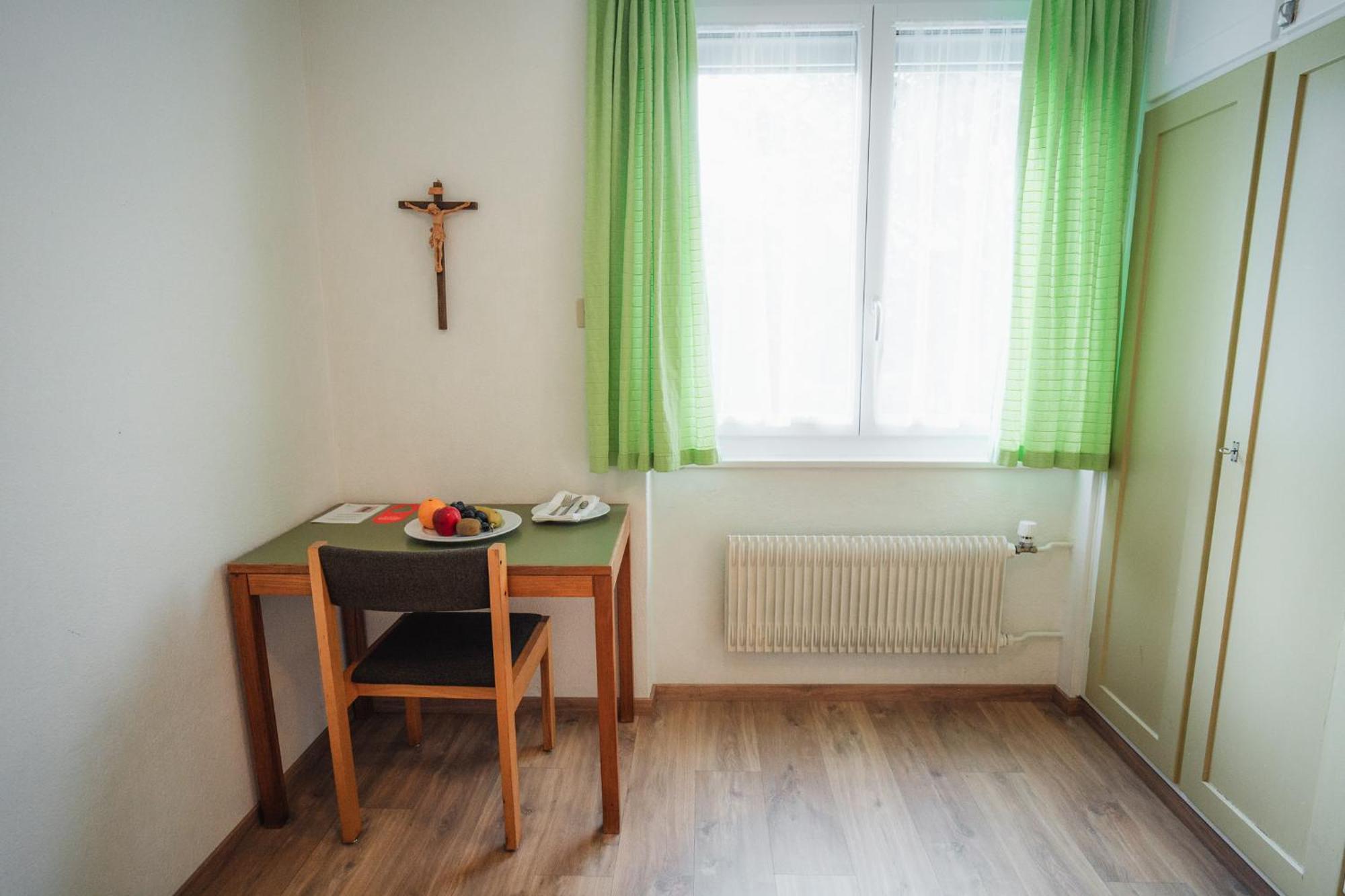 Single Room Economy with Shared Bathroom